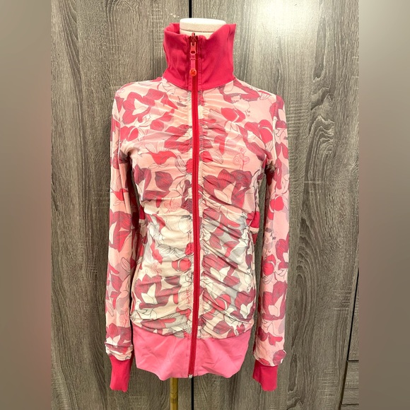 LULULEMON Pink & Floral Mesh Reversible Zip up Jacket. - Picture 2 of 10